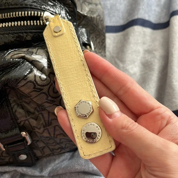 Marc by Marc Jacobs Handbag - Picture 3 of 10